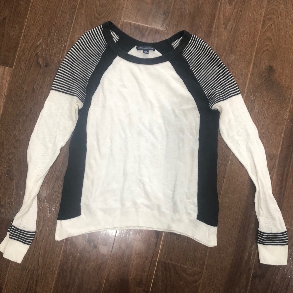American eagle black and white size medium top